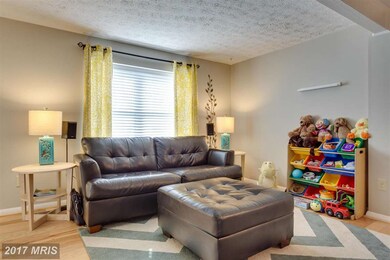 8132 Willowdale Ct, Springfield, VA 22153 - photo 3