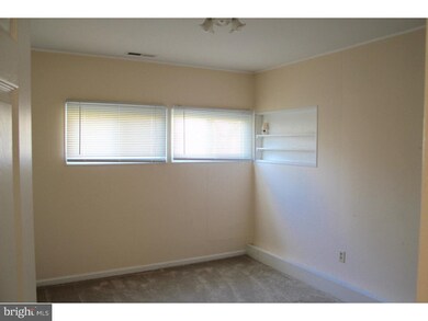 41 Young Birch Rd, Levittown, PA 19057 - photo 6