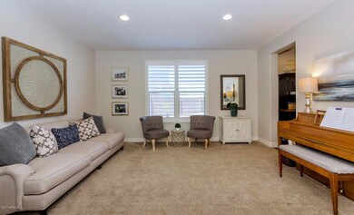 9440 W Robin Ln-large-005-7-Living Area-