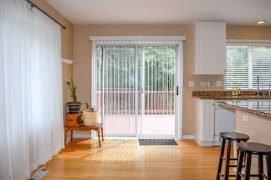 1003 York Cir, Carpentersville, IL 60110 - photo 3