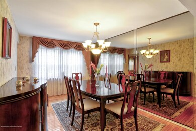 06-Dining Room
