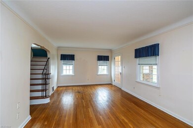 330 E 197th St, Cleveland, OH 44119 - photo 3