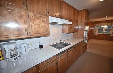 324 Cooper Dr, Hurst, TX 76053 - photo 7