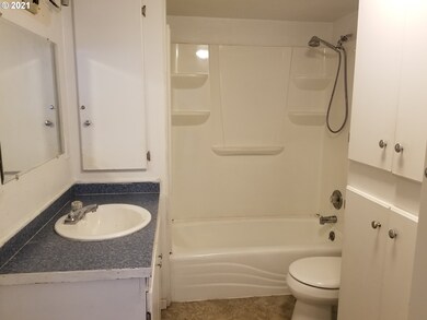 620 SW 5th St, Pendleton, OR 97801 - photo 6