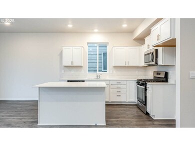 2967 T St, Springfield, OR 97477 - photo 6