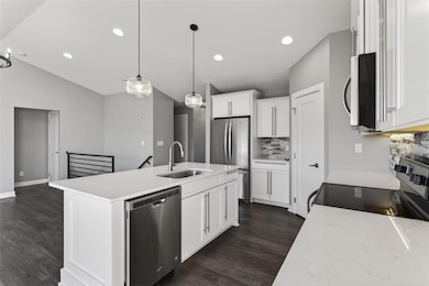 2609 E 48th St, Des Moines, IA 50317 - photo 7