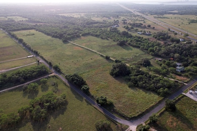 181 County Road 150, San Antonio, TX 78223 - photo 3