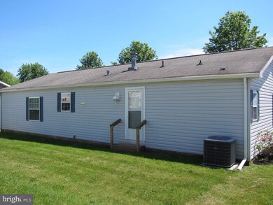 8 Adams Dr, Royersford, PA 19468 - photo 3