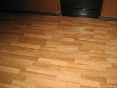 897 Cold Spring Rd unit 12, Allentown, PA 18103 - photo 5