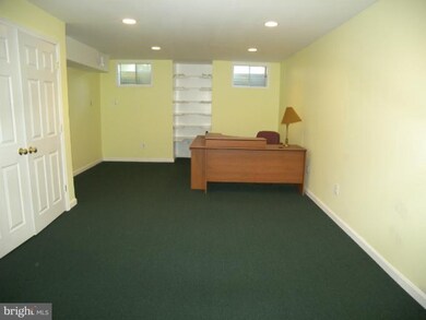 17372 Hilltop Dr, Purcellville, VA 20132 - photo 5