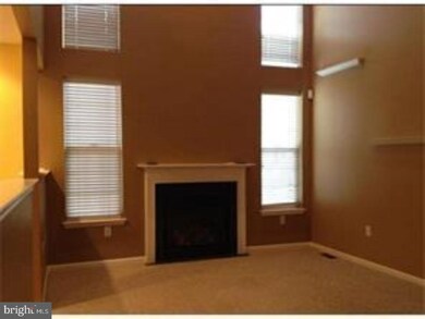 141 Chancellor Dr, Woodbury, NJ 08096 - photo 2