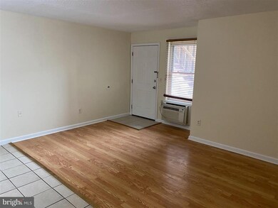 318 E 5th Ave, Ranson, WV 25438 - photo 4