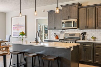 243 N 2020 W - www.trussmedia.co - 1