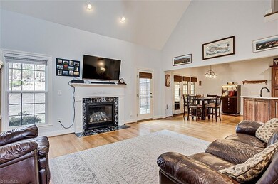 564 Sykes Farm Rd, Asheboro, NC 27205 - photo 3