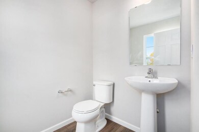 STG143-i2280-Powder Room