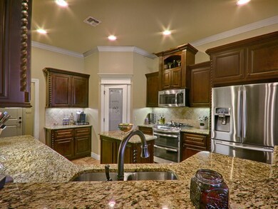 Large Breakfast Bar in Beautiful Spacious Kitchen