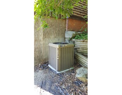 91 W Myrtle St, Orange, MA 01364 - photo 4