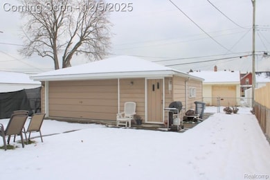 3031 23rd St, Wyandotte, MI 48192 - photo 5