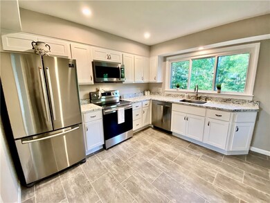 3018 Midland Dr, Erie, PA 16506 - photo 2