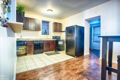 531 Bradley St, Bethlehem, PA 18015 - photo 4