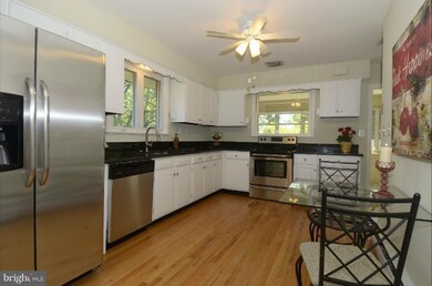 11301 Wacomor Dr, Germantown, MD 20876 - photo 3