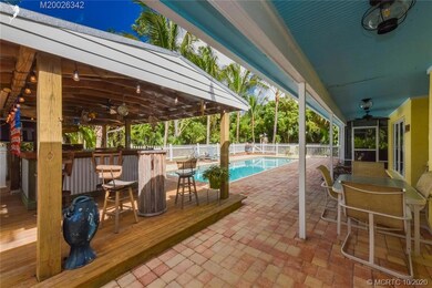 Outdoor Bar
