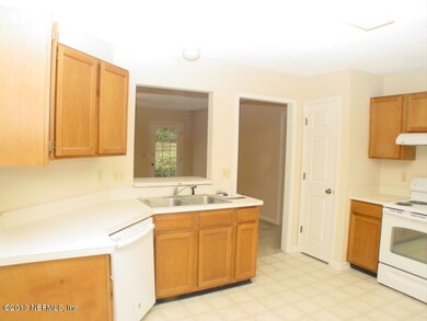 3967 Hunters Lake Cir E, Jacksonville, FL 32210 - photo 3