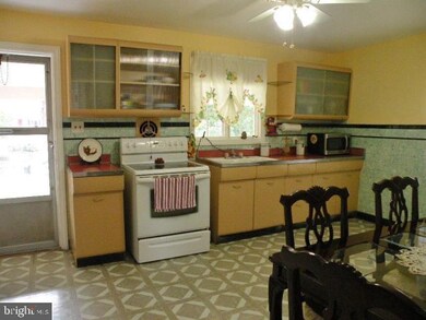 647 Poplar St, Lancaster, PA 17603 - photo 4