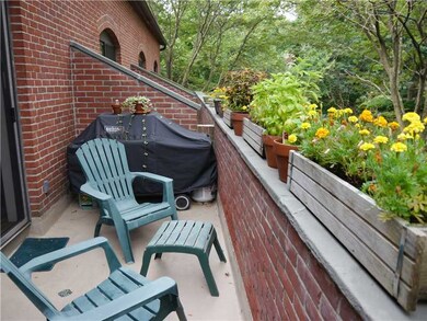 328 Pemberwick Rd unit 3, Greenwich, CT 06831 - photo 2