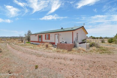 25090 N Larita Rd, Paulden, AZ 86334 - photo 7