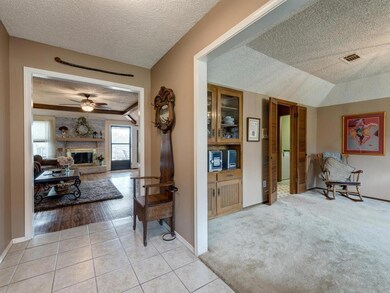 425 Mountainview Dr, Hurst, TX 76054 - photo 7