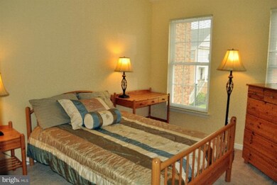 42913 Overly Square, Chantilly, VA 20152 - photo 4