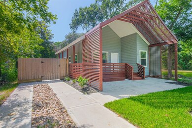 6601 Greenhurst St, Houston, TX 77091 - photo 2