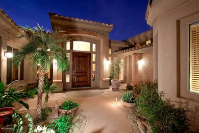 Large and Inviting Garden Courtyard