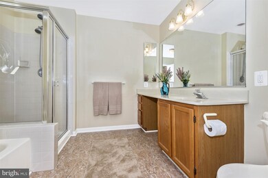 875 Waterford Dr, Frederick, MD 21702 - photo 4