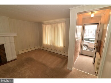 24 S Jardin St, Shenandoah, PA 17976 - photo 4