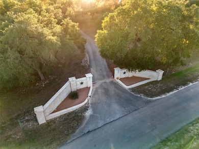 301 Crystal Meadows Dr, Kyle, TX 78640 - photo 4