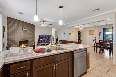 6-web-or-mls-876-e-walnut-ave