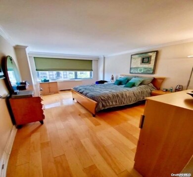 The Versailles unit 5, Bayside, NY 11360 - photo 4