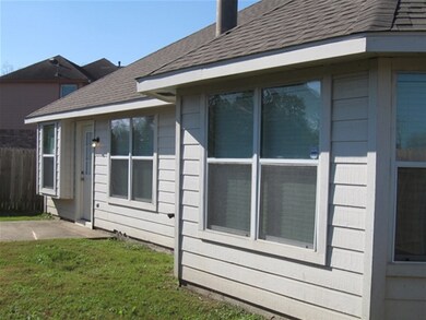 9906 Pierre Ct, Houston, TX 77089 - photo 6