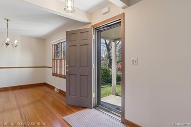 5621 Eastman Blvd, West Bloomfield, MI 48323 - photo 7