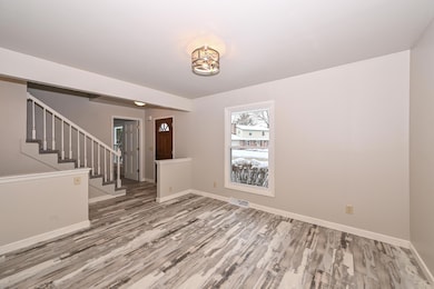 15199 W Fenway Ct, New Berlin, WI 53151 - photo 5