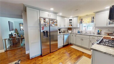 239 Columbus Ave, Pawtucket, RI 02861 - photo 3