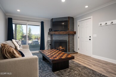 Living Room/Wood Fireplace