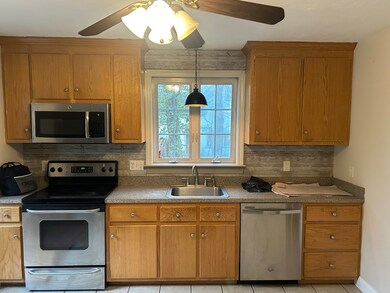 31 Wellington St unit 1, Medway, MA 02053 - photo 5