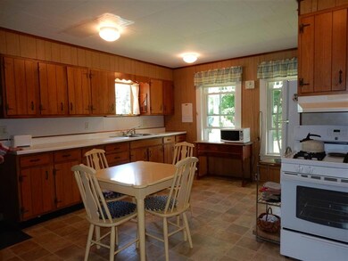 49 Davis Ct, Barton, VT 05822 - photo 3
