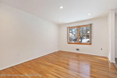 32 Lisa Dr, Hazlet, NJ 07730 - photo 5