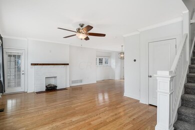 JR 205 W North Broadway 004-