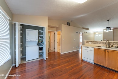 7035 Royal Links Dr unit 129, Louisville, KY 40228 - photo 6