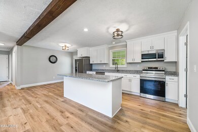 537 Dillon St, Crossville, TN 38555 - photo 6